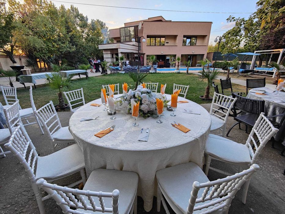Vila Petreceri Evenimente Majorat Onomastice Cununie Mot Botez Piscina Vila Petrecere Piscina Biliard
