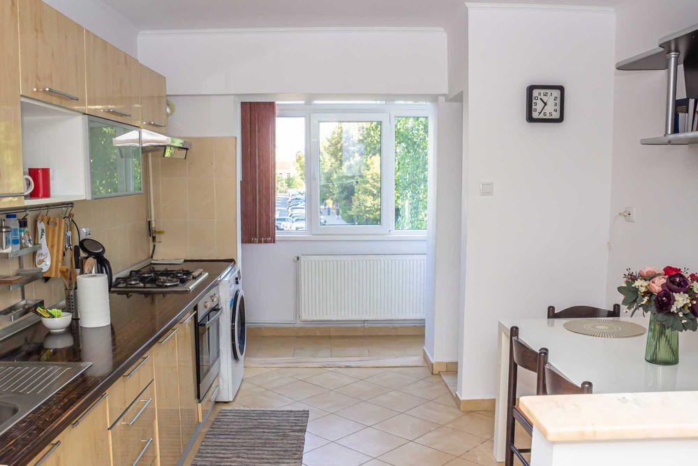 Vând apartament, 2 camere, mobilat, renovat, Satu Mare