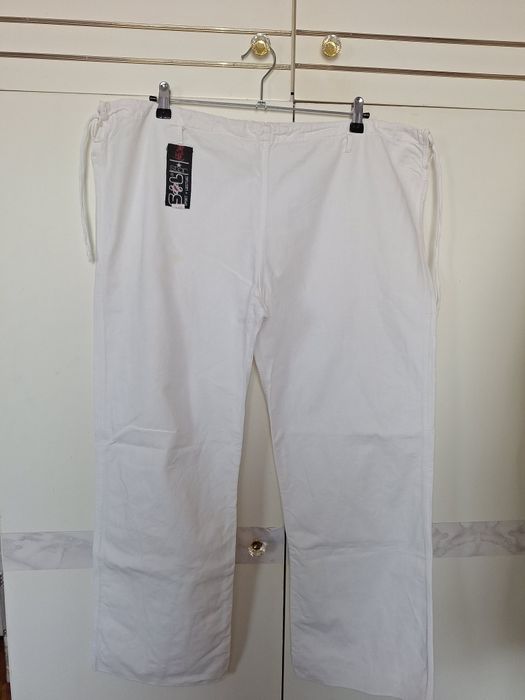 Продавам карате кимоно