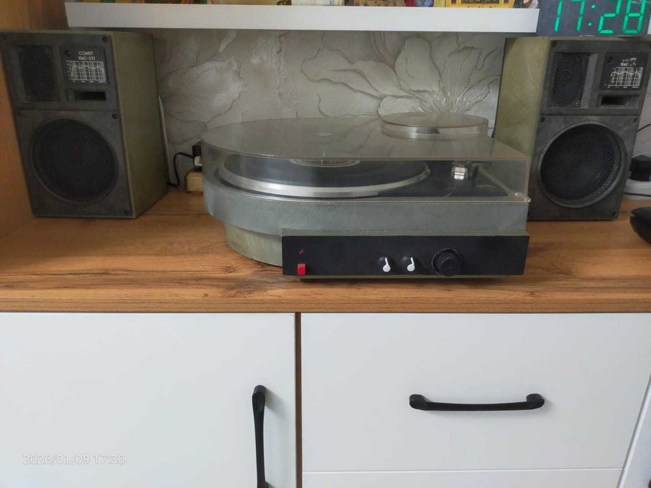 Электрофон. Сонет 208 с