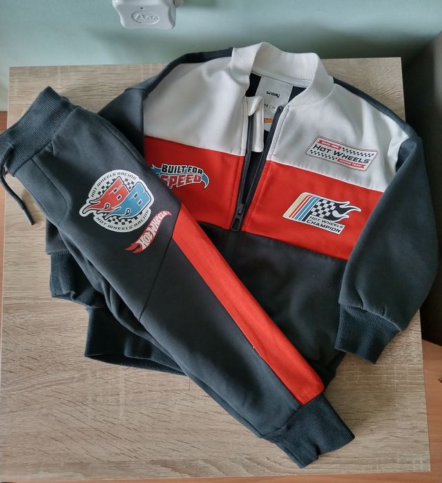 Комплект дрехи за момче размер 98