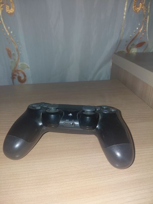 Vând manetă de PS4