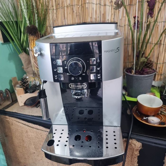 Espressor Delonghi magnifica S