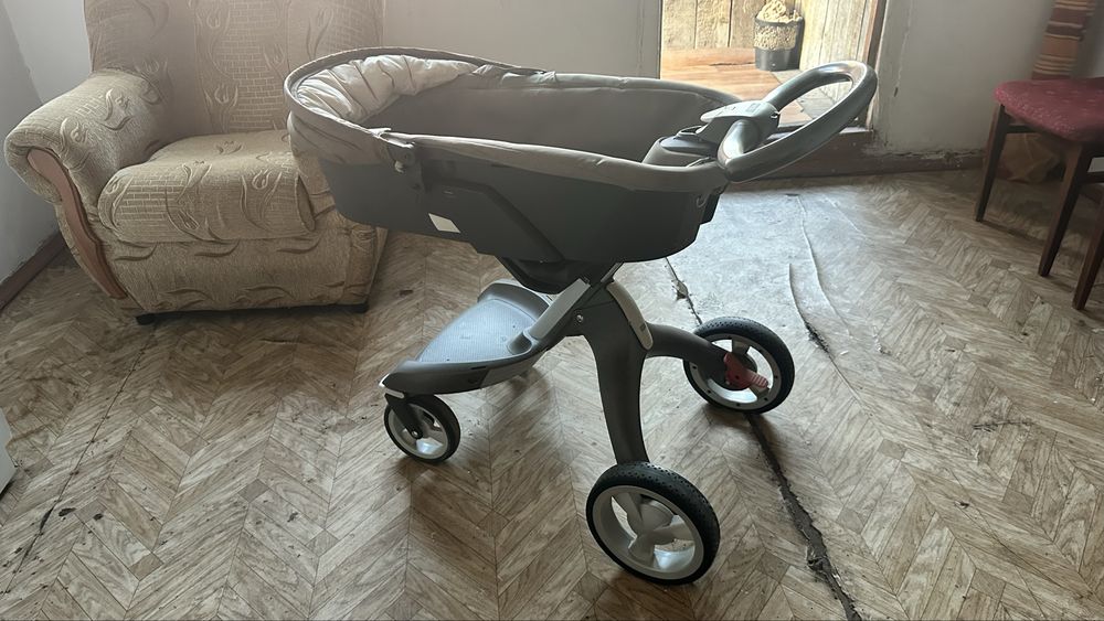 Продам коляску Stokke