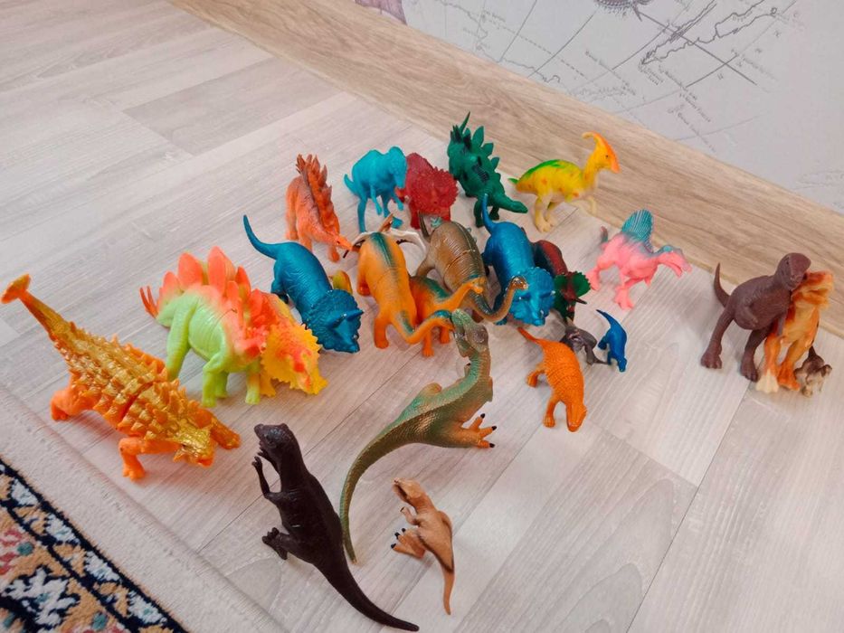 Игрушки динозавры, б/у