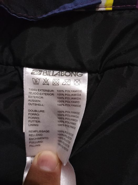 Vând Geacă BillaBong Damă mărimea S!