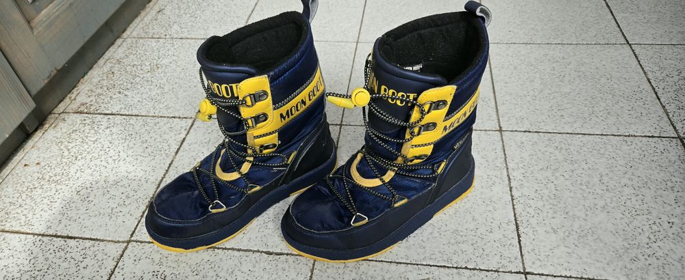 Лачено зимно-есенно яке и 2 брояботуши moon boots