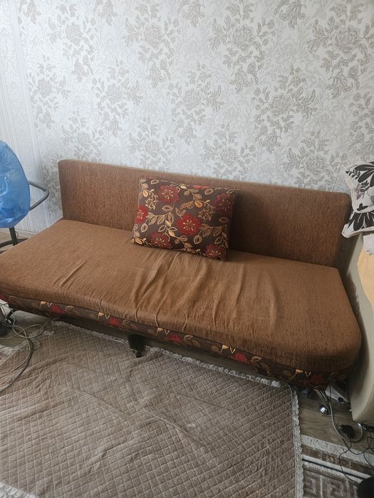 Продам сафу спальную