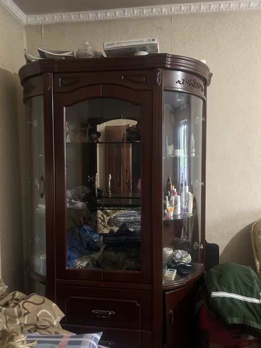 Мебель б/у диван,шкаф,сервант