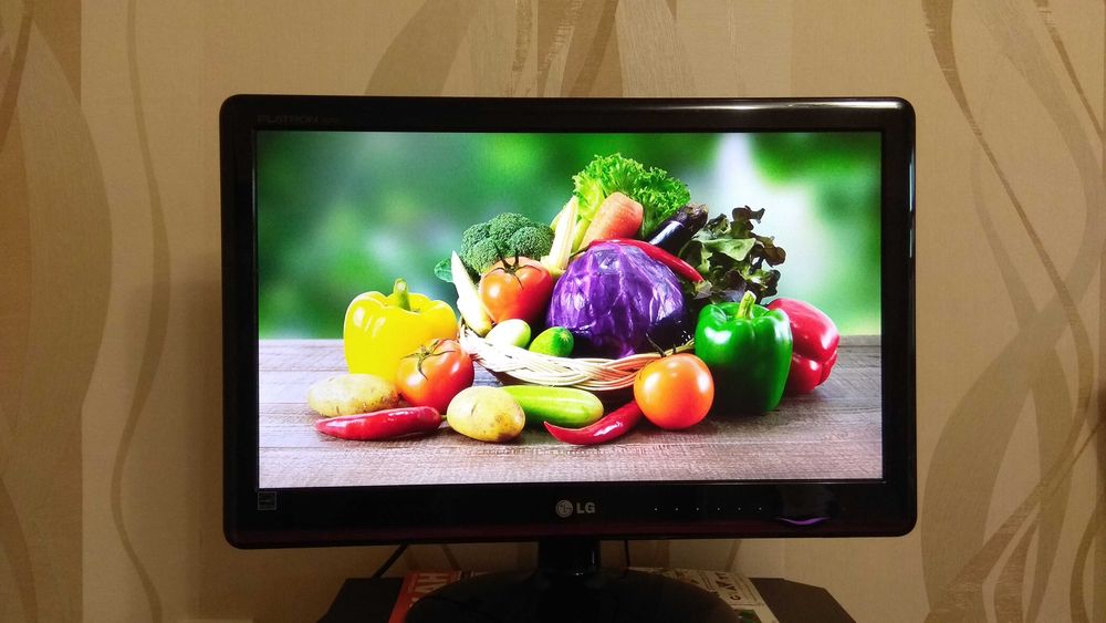Монитор LG Flatron E2050T 20" WLED 5ms широкоформатный 16:9 VGA + DVI