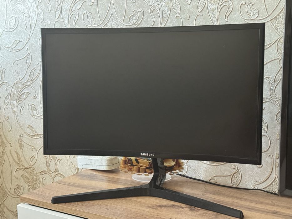 В продаже игровой Монитор Samsung 144 гц изогнутый C24RG50FQI