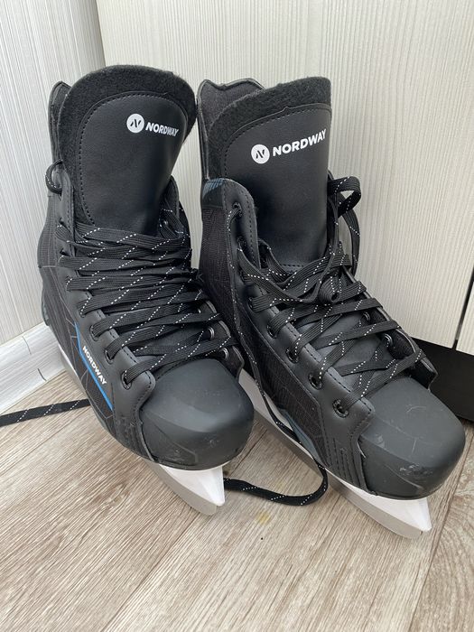 Продам коньки