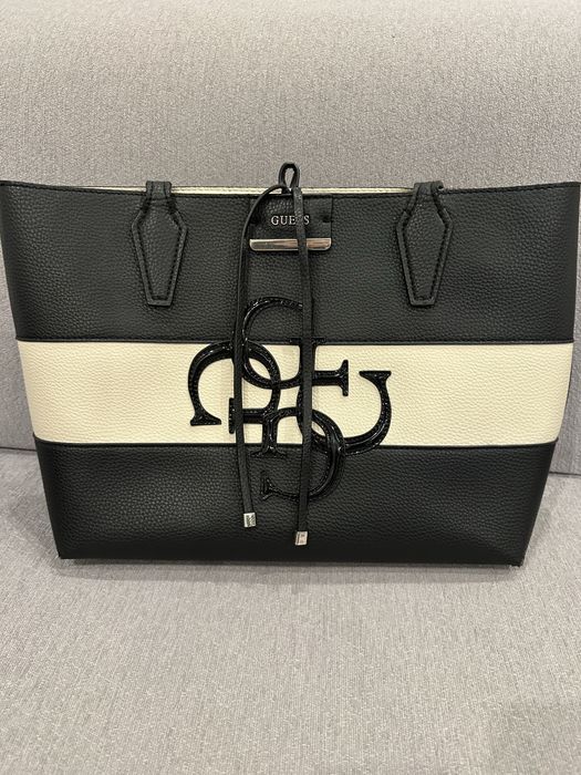 Двулицева чанта от еко кожа Guess + несесер чантичка