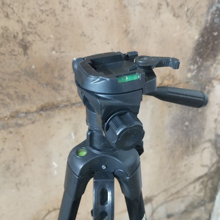 Продам штатив Rekam