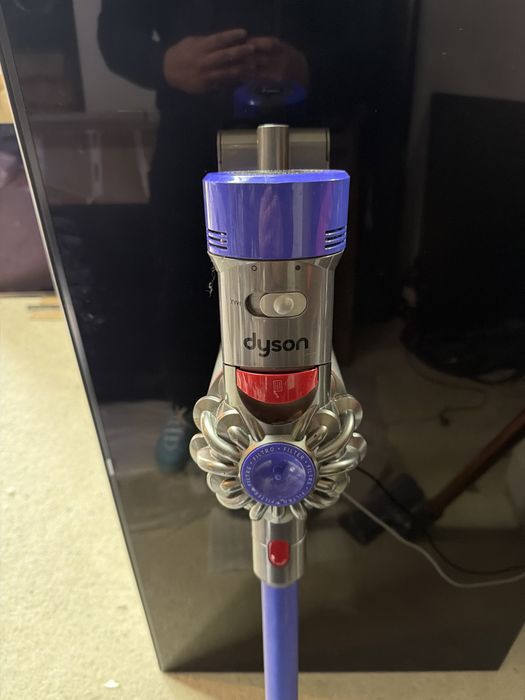 Прахосмукачка Dyson и Shark