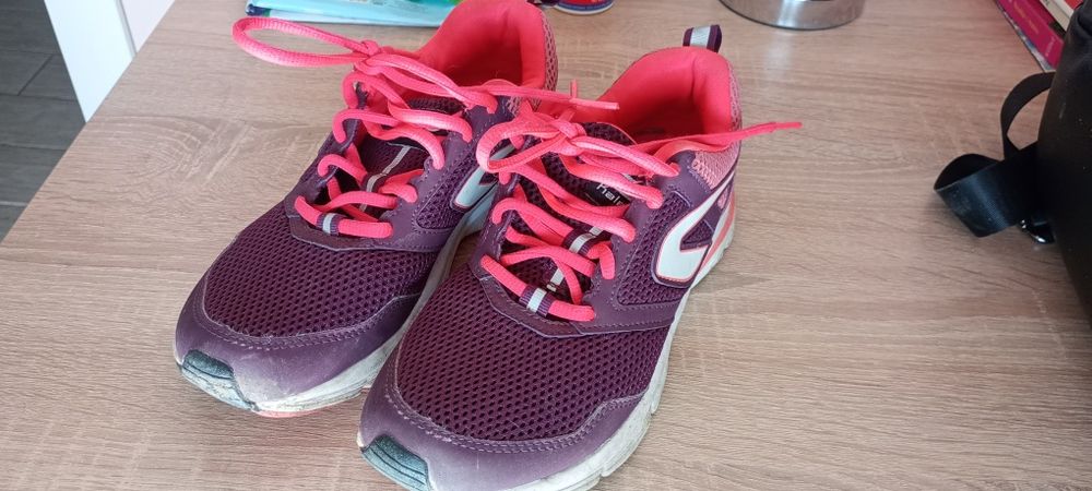 Маратонки на ,,Календжи,, на Декатлон номер 37