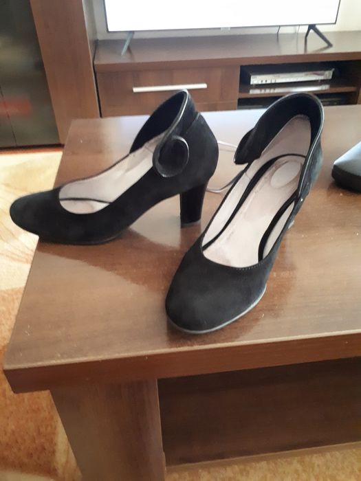 Pantofi eleganti