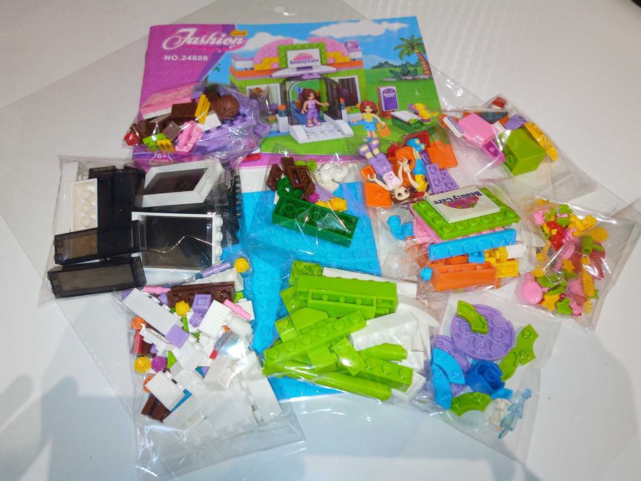 Лот конструктори Fashion girls и Sluban