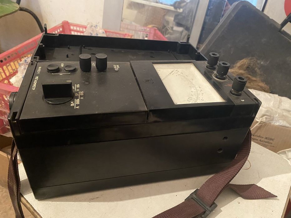 Мегаометр в отличном состгяний