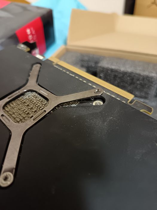 Sapphire Radeon RX Vega 56 8GB HBM2 На части