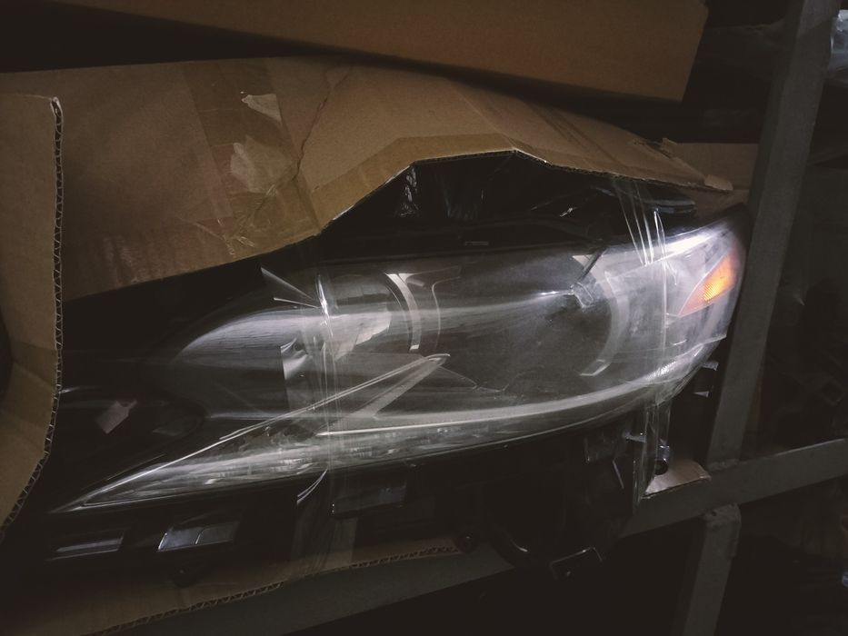 Фара lexus nx / Es /Avensis