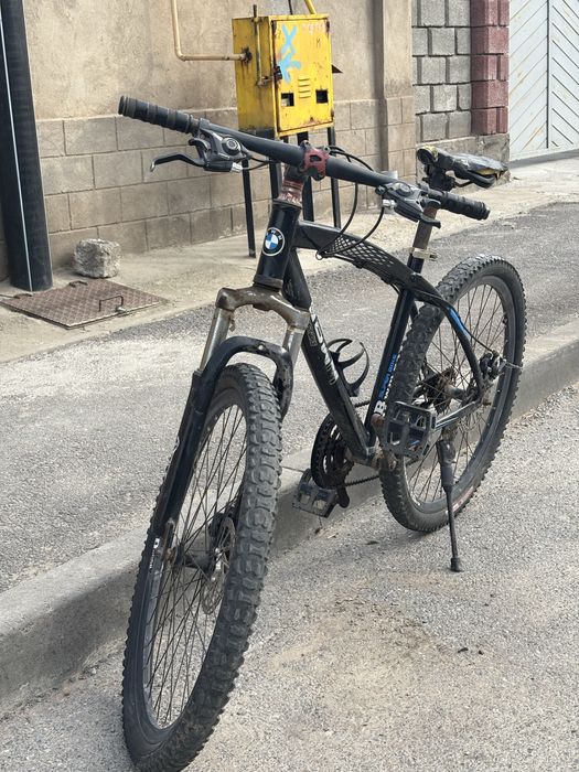 Прадается великкк бмв