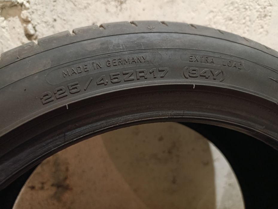 4 броя гуми Dunlop Sport maxx 225/45/17