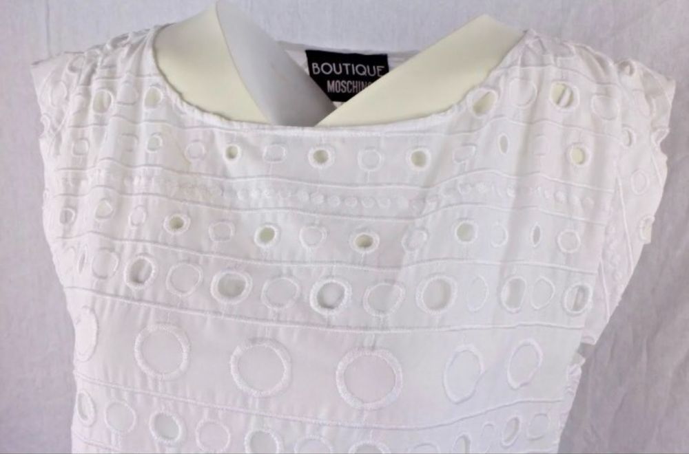 Белое платье Moschino