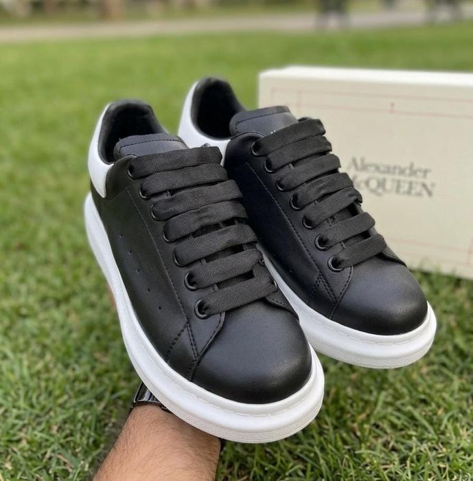 Adidasi Alexander Mcqueen Negru Alb - Full Box