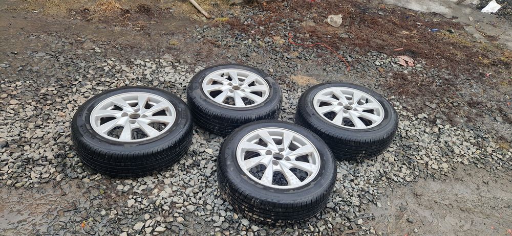 Продам диски с шинами в комплекте