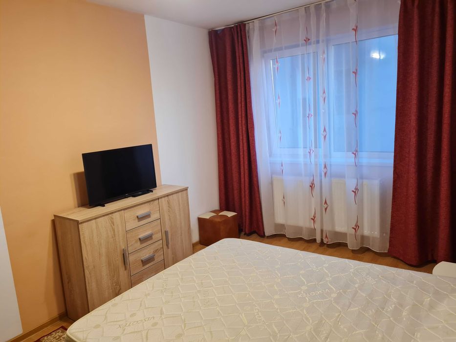 Inchiriez apartament cu 3 camere