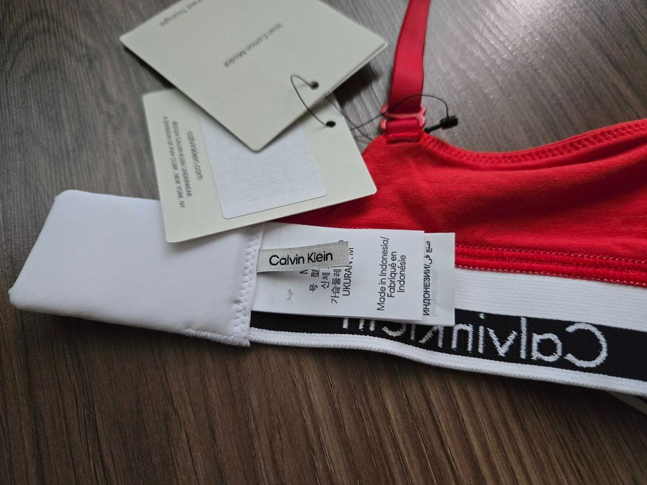 Нов Calvin Klein сутиен и бикини М оригинален с етикети