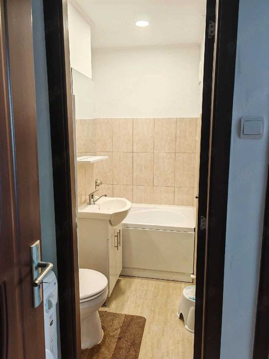 Persoana fizica, vand apartament 2 camere semidecomandat Alunisului, etaj 3