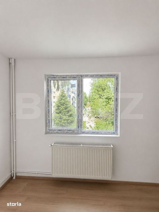 Apartament 3 camere semidecomandat, 50 mp, etaj 2, zona Dambul Pietros