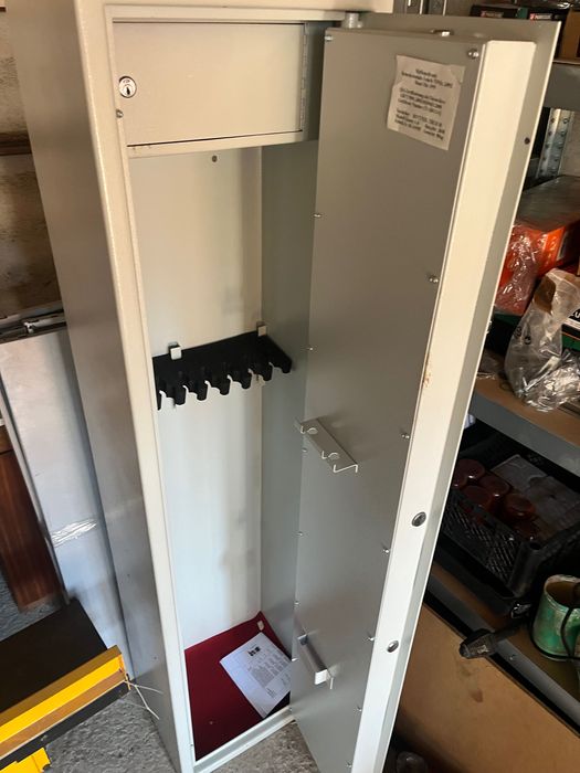 Масивна каса за ловно оръжие