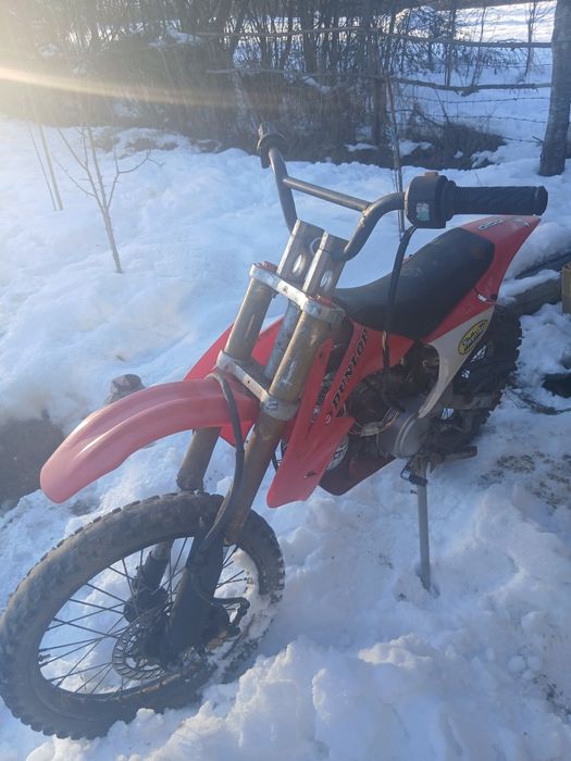 se vinde yamha 600 cm