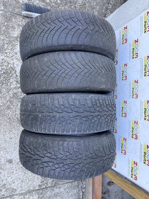 Set 4 bucati anvelopa anvelope iarna 205 60 R16