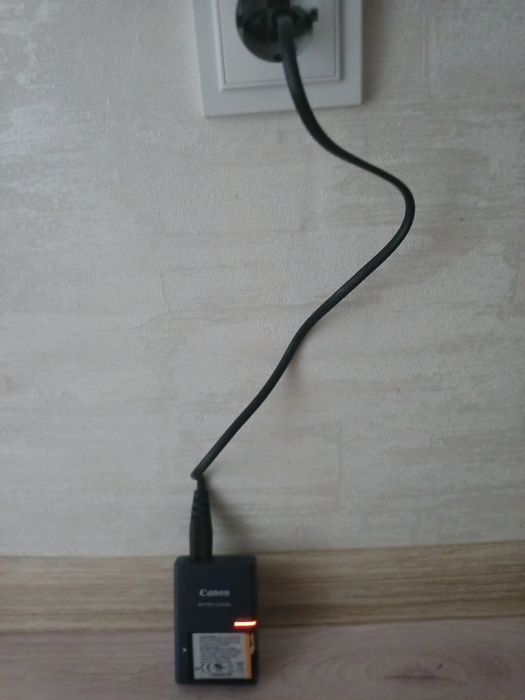 Зарядное устройство для фотоаппарата