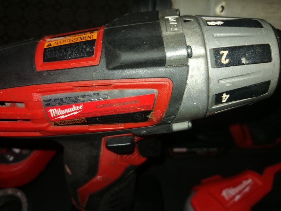 Set milwaukee impact rotopercutor lanterna