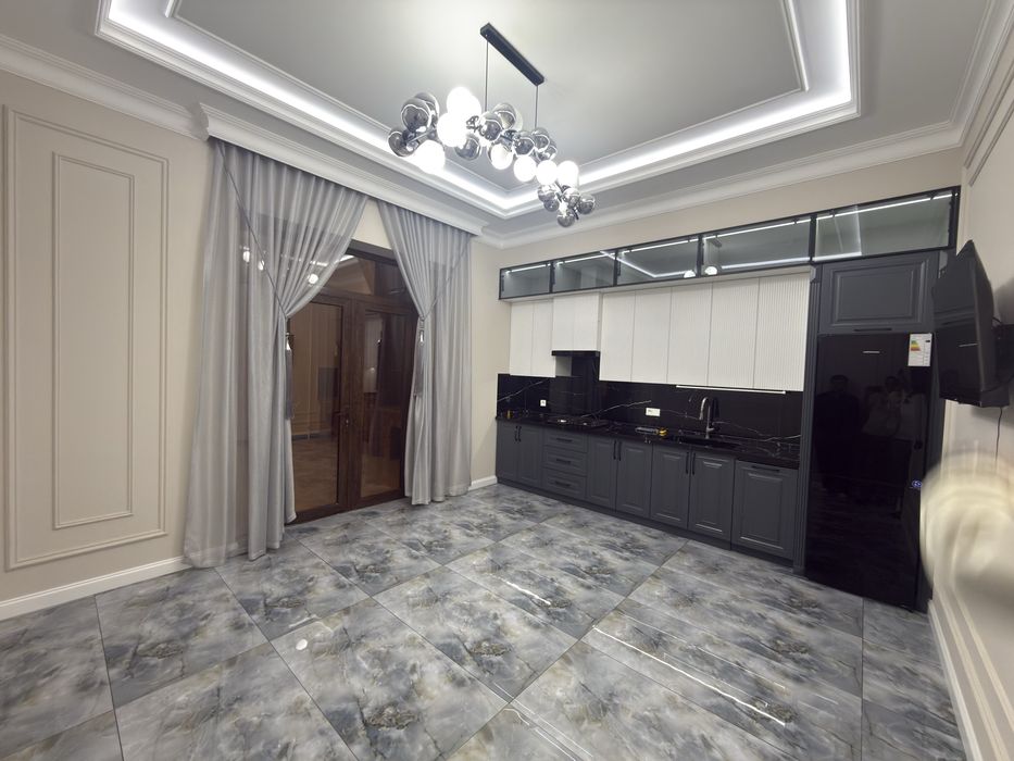 Продаётся роскошный 3-этажный таунхаус в престижном районе