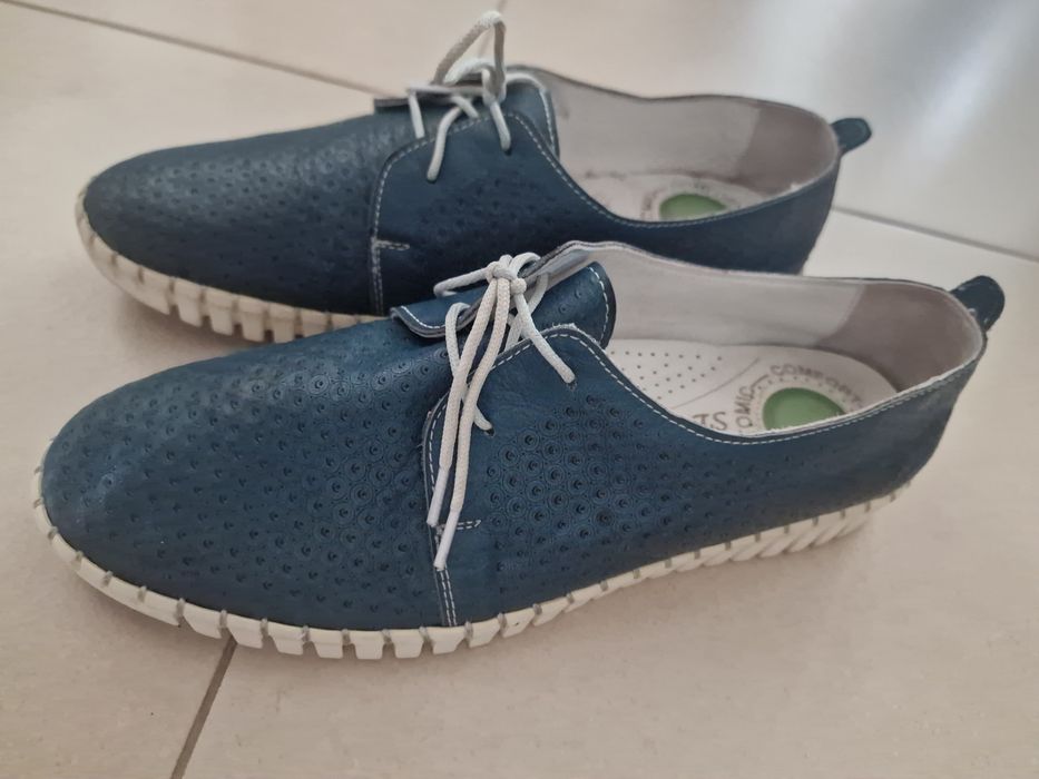 Pantofi din piele