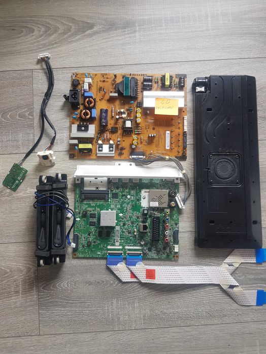 Телевизор METZ 43MUD6001Z и LG 47LB679V