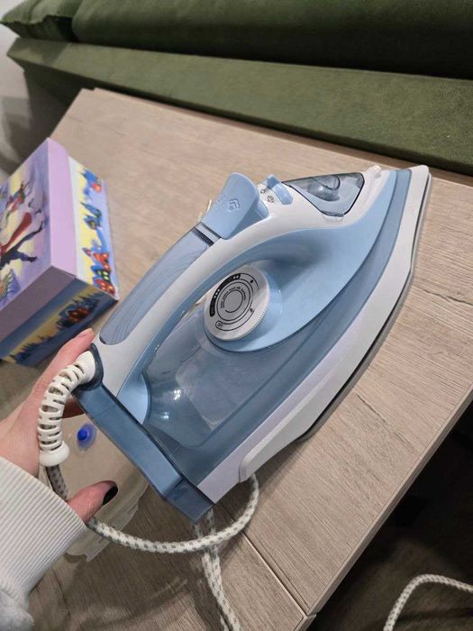 Утюг Polaris PIR 2488K