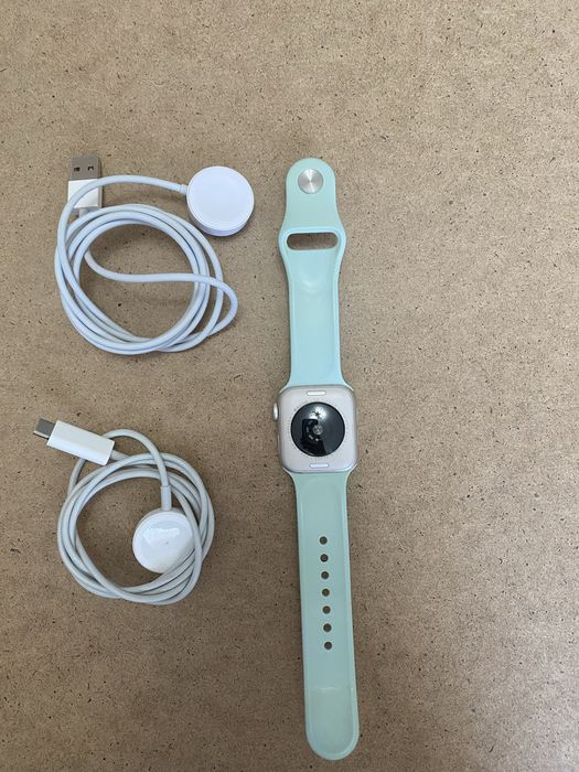 Apple watch SE 42 mm в отличном состоянии