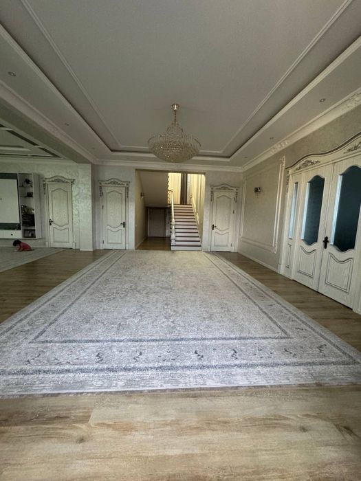 uy sotiladi. yahshi narhda