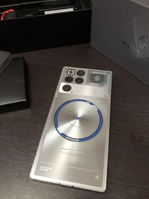 Vând Nubia RedMagic 11S pro