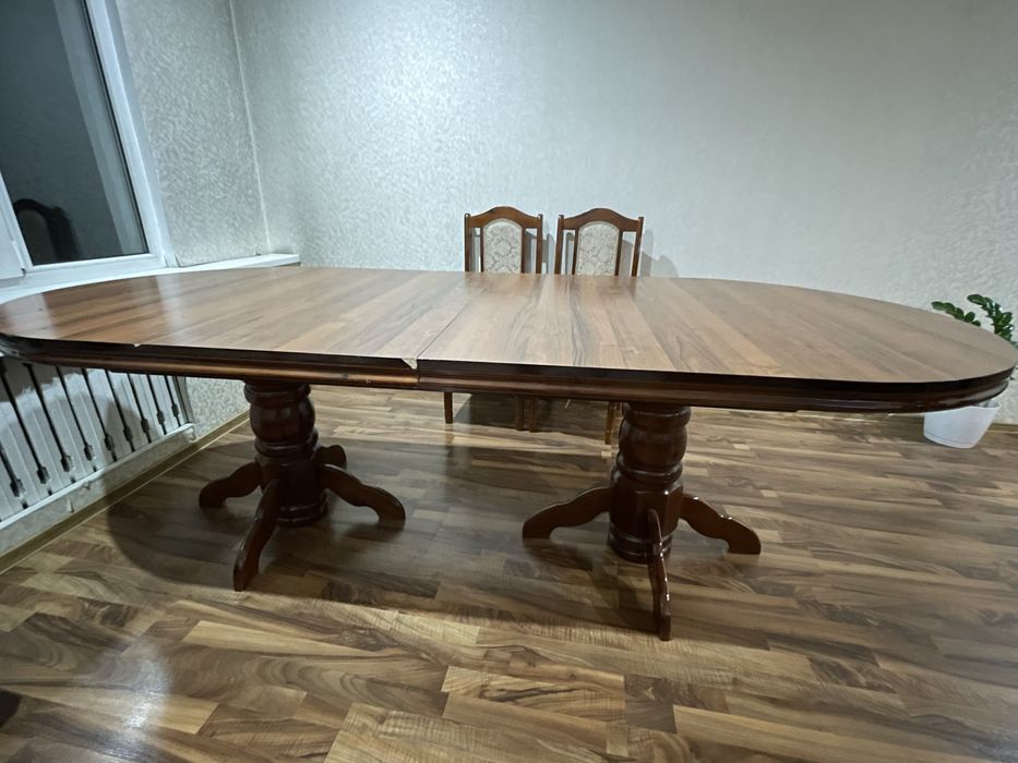 Стол и 6 стульев