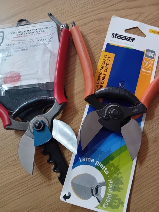 Foarfeca profesionala petru gradina cu tăiș dublu