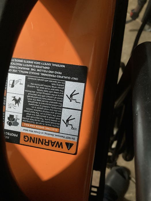 Vind doua aparate de sudura aproape noi foarte putin folosite