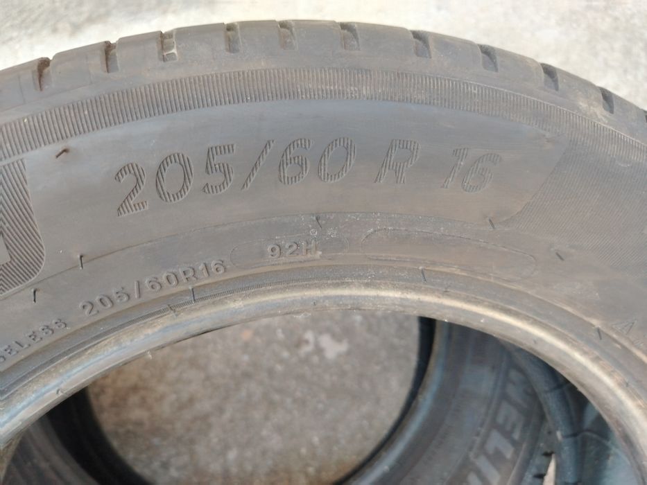 Гуми два броя 205/60/16